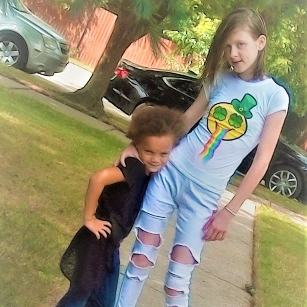 Meet your Posher, Adrienne